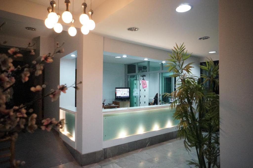 Baan Kaew Mansion Aparthotel Банкок Екстериор снимка