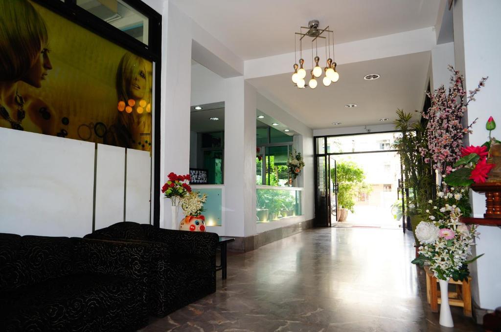 Baan Kaew Mansion Aparthotel Банкок Екстериор снимка