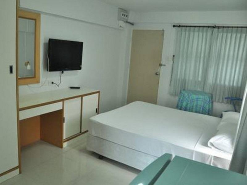 Baan Kaew Mansion Aparthotel Банкок Екстериор снимка