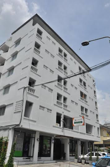 Baan Kaew Mansion Aparthotel Банкок Екстериор снимка