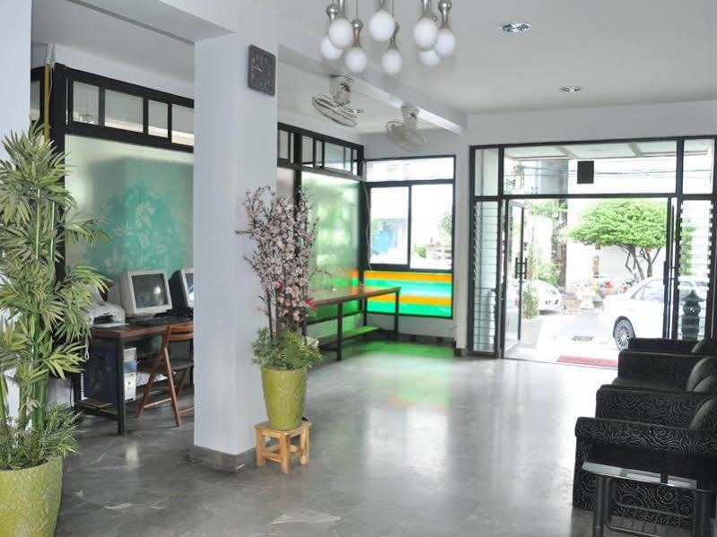 Baan Kaew Mansion Aparthotel Банкок Екстериор снимка