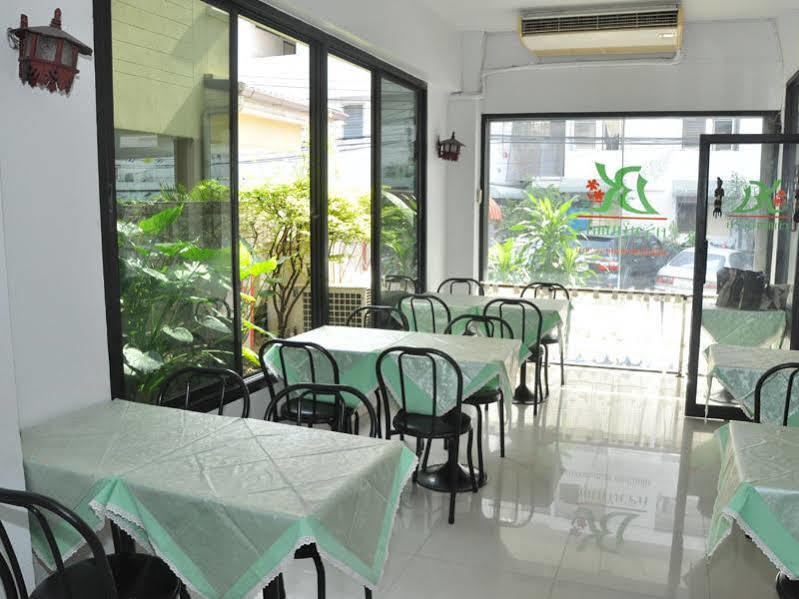 Baan Kaew Mansion Aparthotel Банкок Екстериор снимка