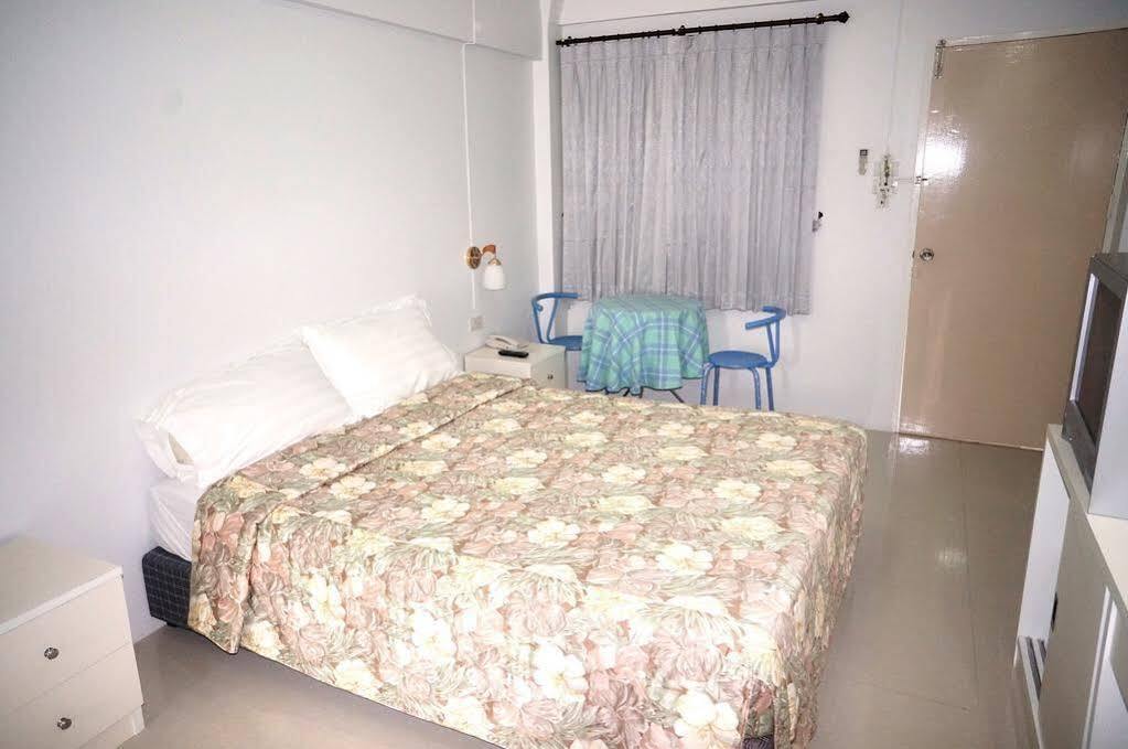 Baan Kaew Mansion Aparthotel Банкок Екстериор снимка